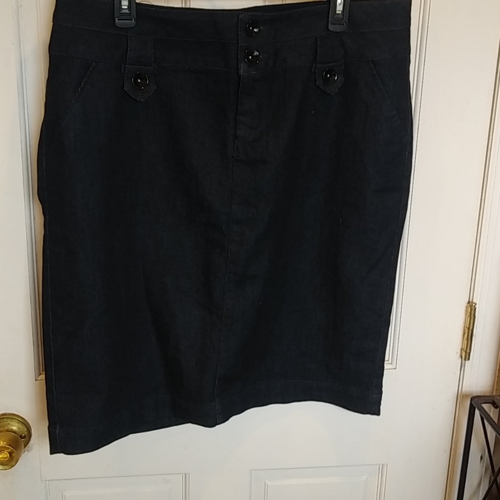 Size 14 W Women's Dark Blue Jeans Skirt, with buttons